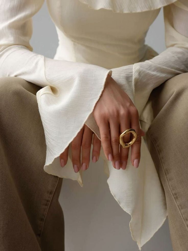 elegant styling tips for modest outfits